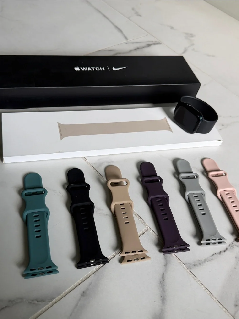 Apple Watch Series 8 (GPS) with Apple Stretch Band included!